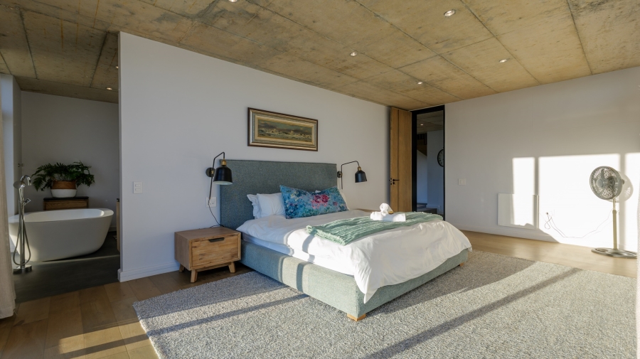 5 Bedroom Property for Sale in Suiderstrand Western Cape